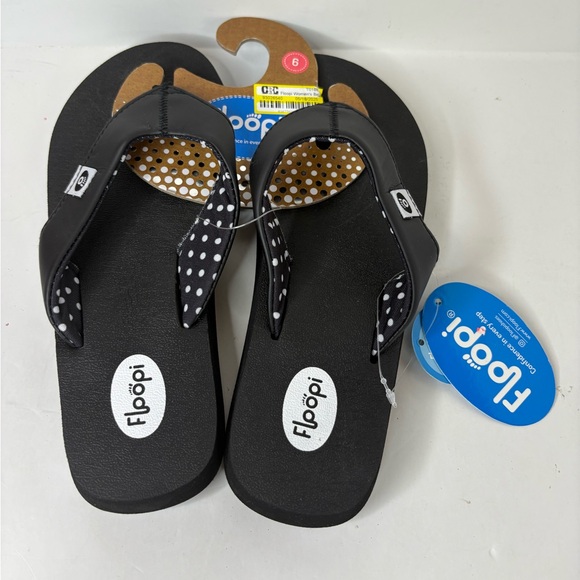 NWT Floopi Women's Bella Yoga Mat Thong Sandal size 6 - Picture 1 of 6